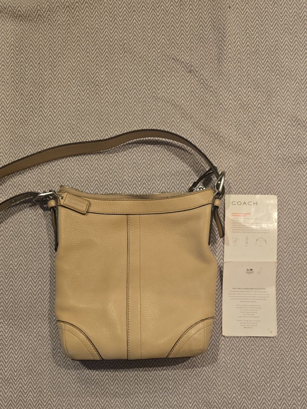 Vintage Coach Bleecker Felicia Pebbled Leather Crossbody Shoulder Bag - Cream